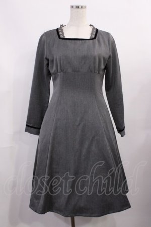 画像: Fi.n.t / ハイウエスト切替ベロアリボン使いワンピース Free GRAY H-25-11-08-1003-CA-OP-NS-ZH