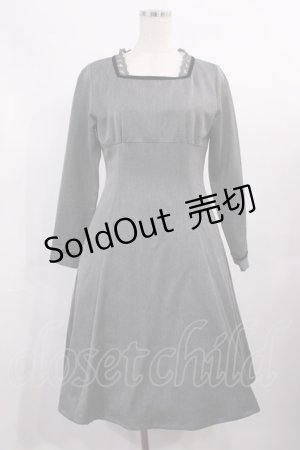 画像: Fi.n.t / ハイウエスト切替ベロアリボン使いワンピース Free GRAY H-25-11-08-1003-CA-OP-NS-ZH