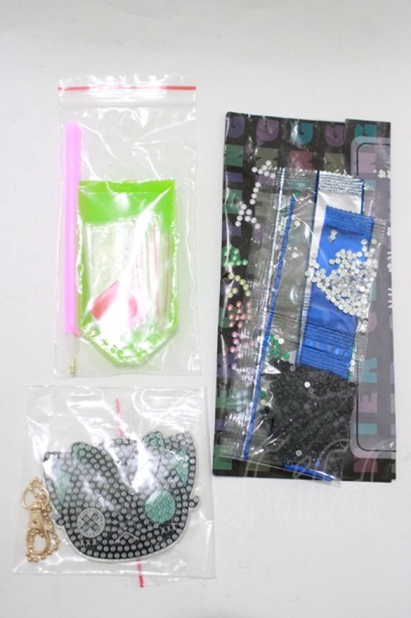 画像1: NieR Clothing / ダイヤモンドアートキーホルダー   H-25-11-09-1060-PU-ZA-KB-ZH (1)