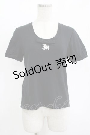 画像: Jane Marple / ロゴ刺繍リボンカットソー  黒 H-25-11-12-040-JM-TO-KB-ZT369