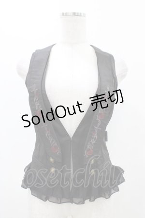 画像: Ozz oneste / 薔薇刺繍フリルベスト  黒 H-25-11-13-039-OO-TO-KB-ZH