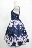 画像2: axes femme kawaii / 桜柄ジャンパースカート M ネイビー H-25-11-13-1001-AX-OP-NS-ZH (2)