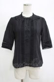 画像1: an another angelus / ローズ刺繍ノーカラーブラウス Free Black H-25-11-15-1062-CA-BL-NS-ZH (1)