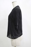 画像2: an another angelus / ローズ刺繍ノーカラーブラウス Free Black H-25-11-15-1062-CA-BL-NS-ZH (2)
