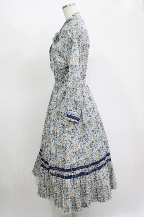 画像2: axes femme / 小花柄ボータイワンピース Free ブルー H-25-11-15-1013-AX-OP-NS-ZH (2)