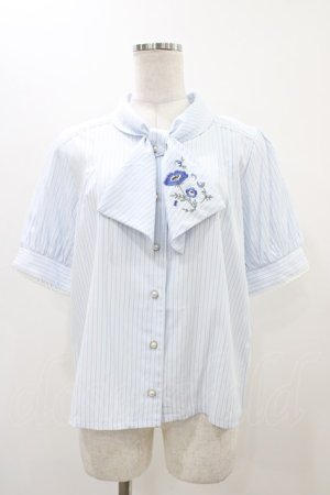 画像: axes femme / ネモフィラ刺繍リボンブラウス Free サックスストライプ H-25-11-16-1042-AX-BL-NS-ZH