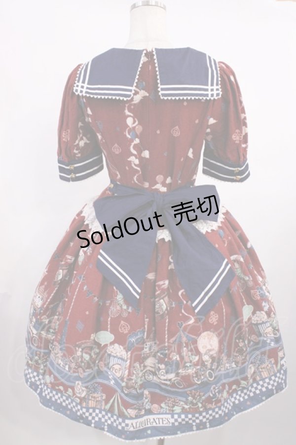 画像3: ALICE and the PIRATES / アリスのワンダーカーチェイス柄ワンピース Free エンジ H-25-11-17-1003-PA-OP-NS-ZH (3)