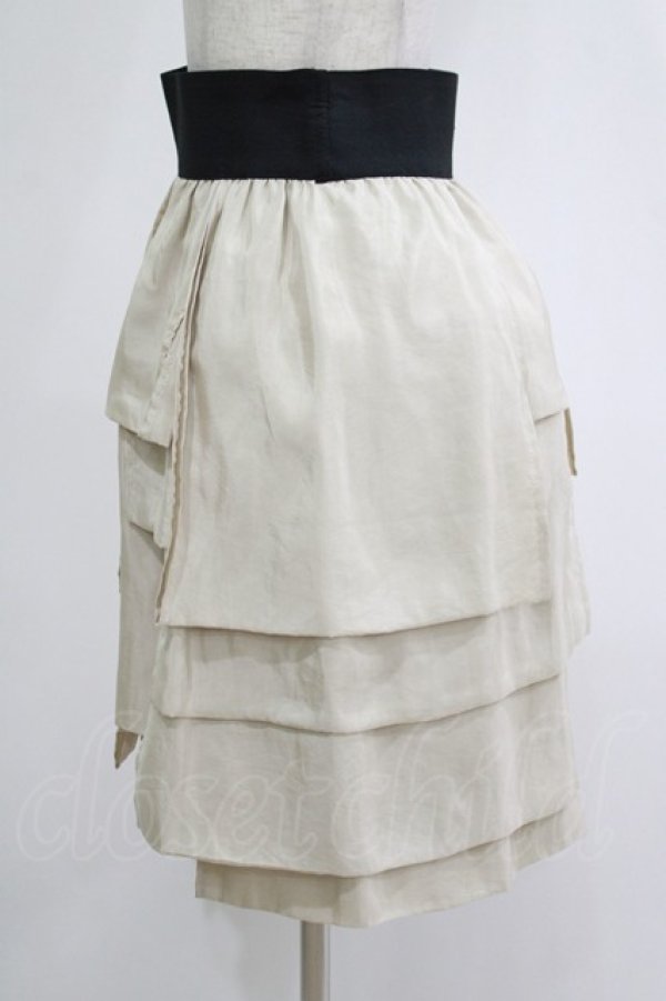 画像2: Jane Marple Dans Le Salon / ランダムタックスカート  ベージュ H-25-11-20-021-JM-SK-KB-ZH (2)