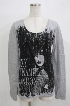 画像: SEXY DYNAMITE LONDON / プリントロングスリーブカットソー  グレー H-25-11-21-1067-PU-TO-KB-ZH