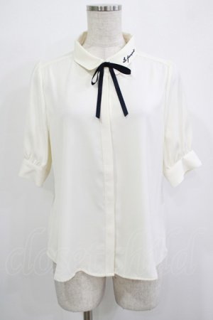 画像: Fi.n.t / リボンタイ付きロゴ刺繍衿ブラウス Free OFF×NAVY H-25-11-22-1028-CA-BL-NS-ZH