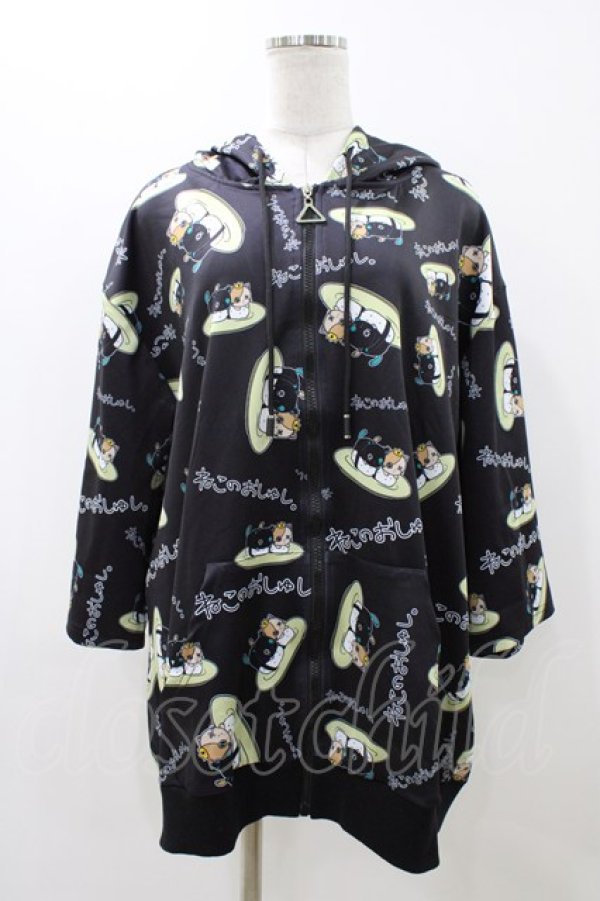 画像1: NieR Clothing / 総柄ZIP半袖パーカー  ブラック H-25-11-23-049-PU-TO-KB-ZT220 (1)