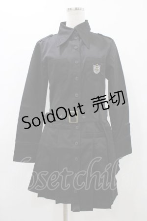 画像: PEACE NOW / エンブレム刺繍プリーツシャツワンピース  ブラック H-25-11-23-021-PU-OP-KB-ZH