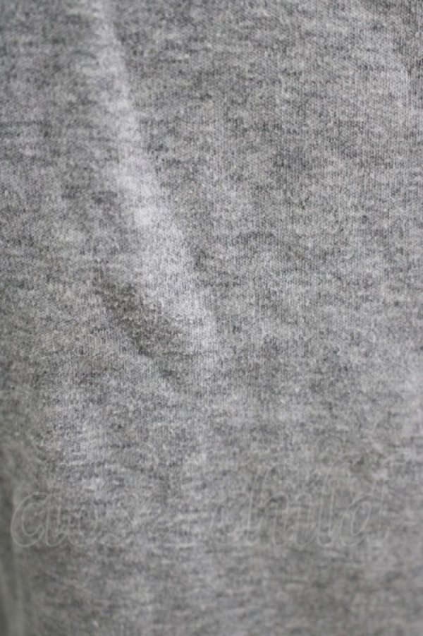 画像4: NieR Clothing / レイヤード風切替プルパーカー  グレー H-25-11-26-049-PU-TO-KB-ZH (4)