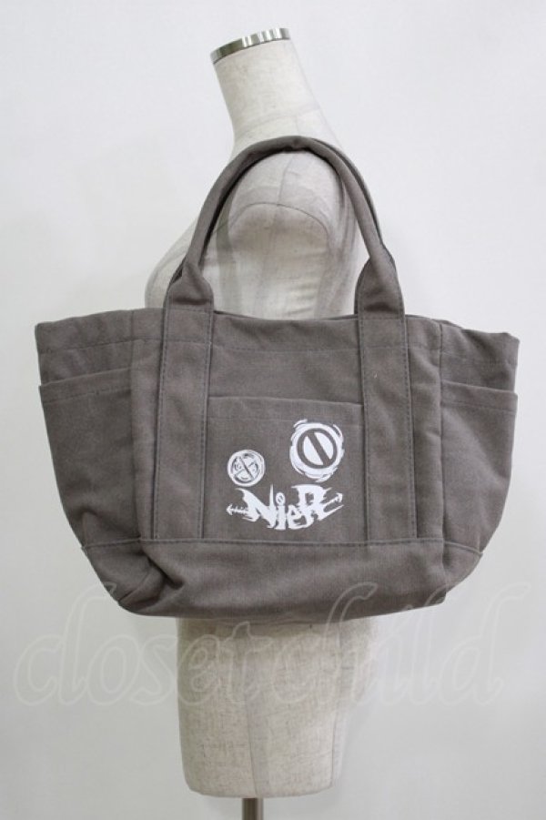 画像1: NieR Clothing / ロゴプリントバッグ  グレー H-25-11-26-064-PU-BG-KB-ZH (1)