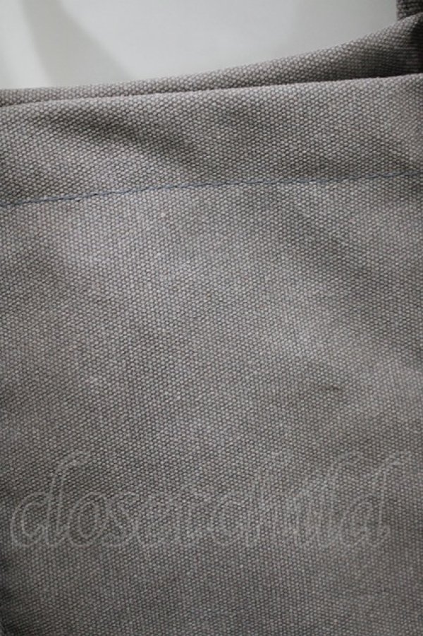 画像4: NieR Clothing / ロゴプリントバッグ  グレー H-25-11-26-064-PU-BG-KB-ZH (4)