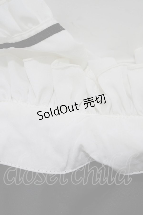 画像4: MARBLE / コサージュ付きロマンティックドレープフリルワンピース  黒×白 H-25-11-26-015-GO-OP-KB-ZH (4)