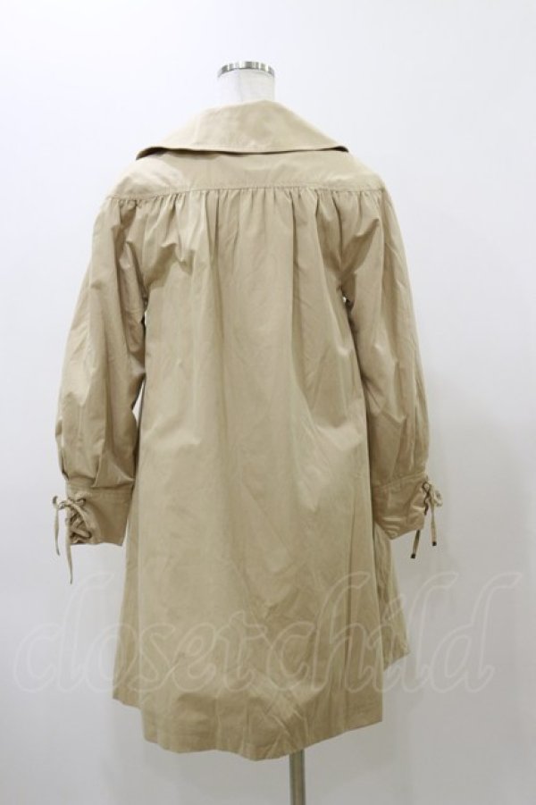 画像2: Fi.n.t / 袖口レースアップギャザーコート Free Beige H-25-12-01-067-CA-OP-NS-ZH (2)