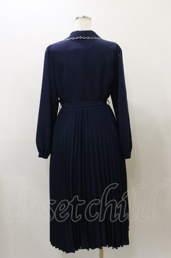 画像2: an another angelus / スノークリスタル刺繍プリーツワンピース Free Navy H-25-12-01-072-CA-OP-NS-ZH (2)