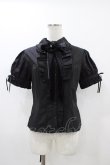 画像1: MARBLE / リボンブローチ付パフスリーブブラウス  ブラック H-25-12-02-1058-GO-BL-KB-ZH (1)