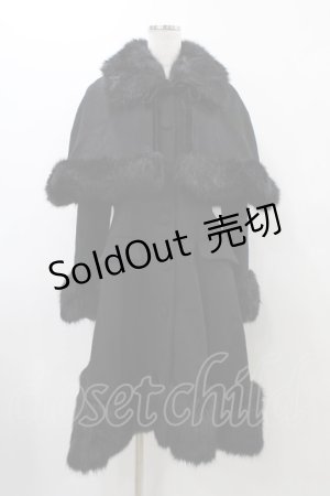 画像: ATELIER PIERROT / ケープ付きファーコート  ブラック H-25-12-02-1017-EL-CO-KB-ZH