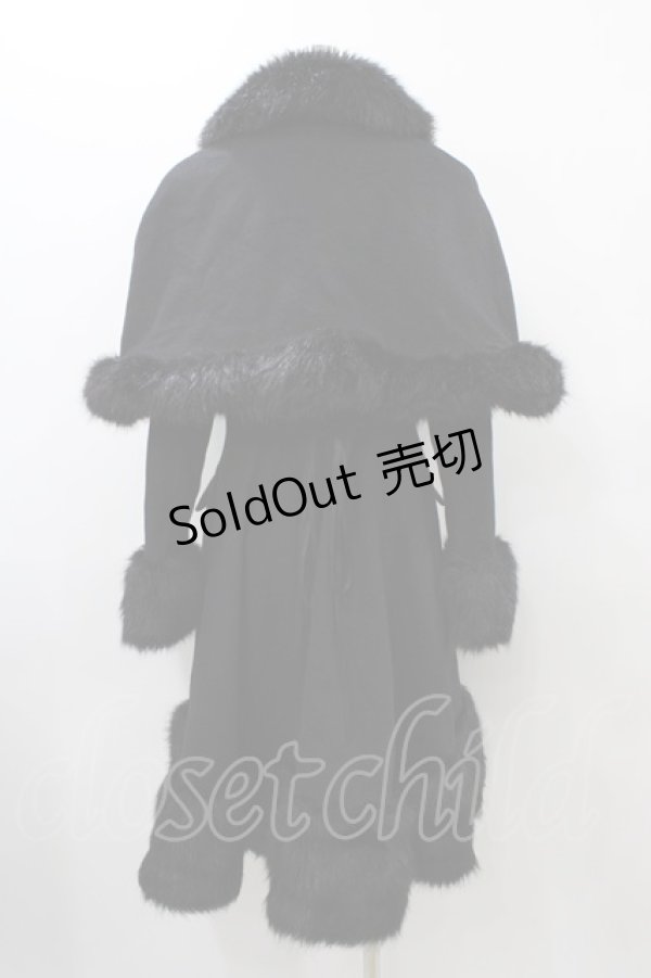 画像2: ATELIER PIERROT / ケープ付きファーコート  ブラック H-25-12-02-1017-EL-CO-KB-ZH (2)