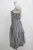 画像2: Jane Marple / ギンガムシャーリングキャミワンピース  ブラックギンガム H-25-12-03-041-JM-OP-KB-ZH (2)