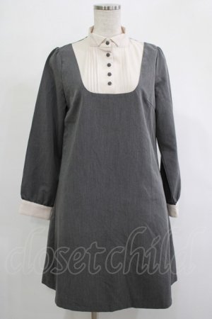 画像: Fi.n.t / ウイングカラークレリックヨークワンピース Free GRAY H-25-12-04-026-CA-OP-NS-ZH