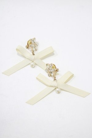 画像: m petit by misako / AMビジューリボンイヤリング  アイボリー H-25-12-05-057-LO-AC-NS-ZH