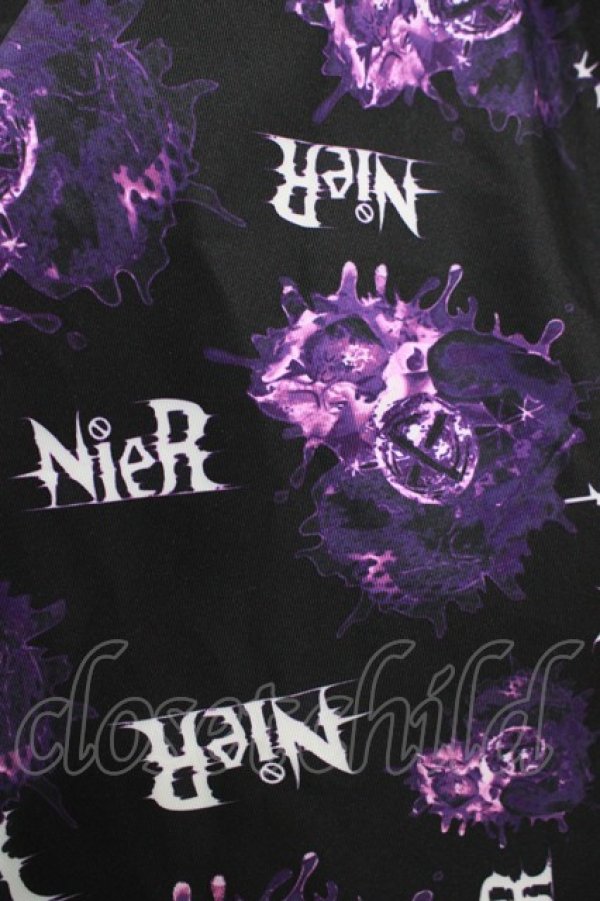 画像4: NieR CLOTHING / プリントギャザースカート  黒 H-25-12-06-021-PU-SK-KB-ZH (4)