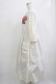 画像2: Jane Marple Dans Le Salon / Compact lawn rose EMB dress  アイボリー H-25-12-07-004-JM-OP-KB-ZH (2)
