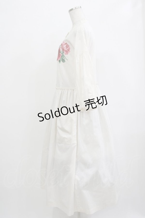 画像2: Jane Marple Dans Le Salon / Compact lawn rose EMB dress  アイボリー H-25-12-07-004-JM-OP-KB-ZH (2)