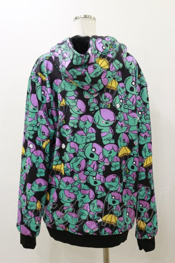 画像2: NieR CLOTHING / 総柄ふわもこプルパーカー F 黒×ONEくん H-25-12-08-066-PU-TO-KB-ZH (2)