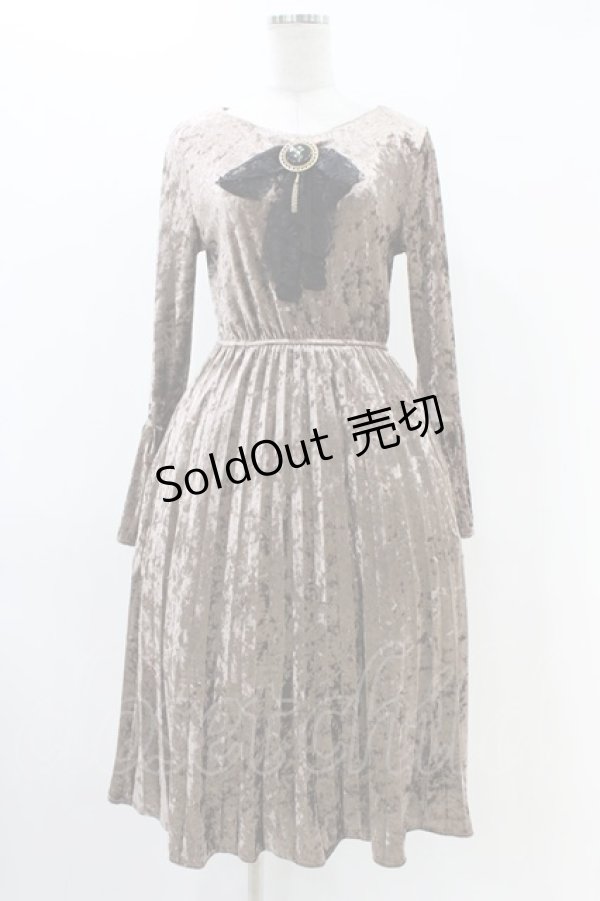 画像1: MARBLE / アンティークブローチ付きベルスリーブワンピース  スモーキーベージュ H-25-12-09-1034-GO-OP-KB-ZH (1)