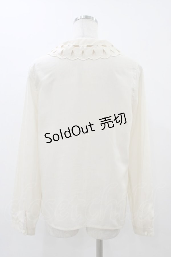 画像2: Jane Marple / フラワーアイレットカラーのブラウス  アイボリー H-25-12-10-1051-JM-BL-KB-ZH (2)