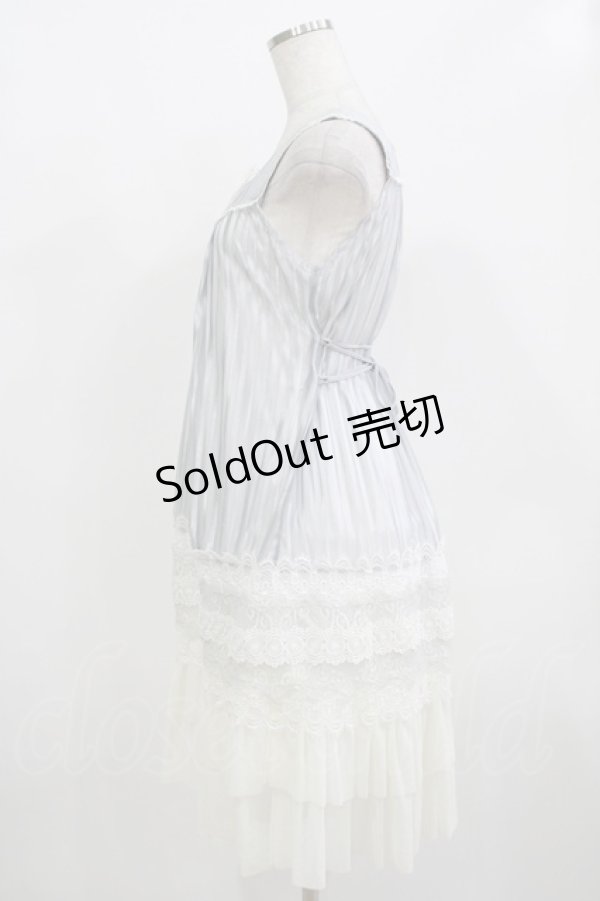 画像2: Ozz oneste / 薔薇刺繍シアーストライプワンピース  グレー H-25-12-11-014-OO-OP-KB-ZT368 (2)
