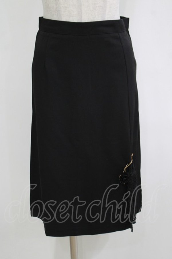 画像1: MARBLE / ブローチ付スカート  黒 H-25-12-11-024-GO-SK-KB-ZH (1)