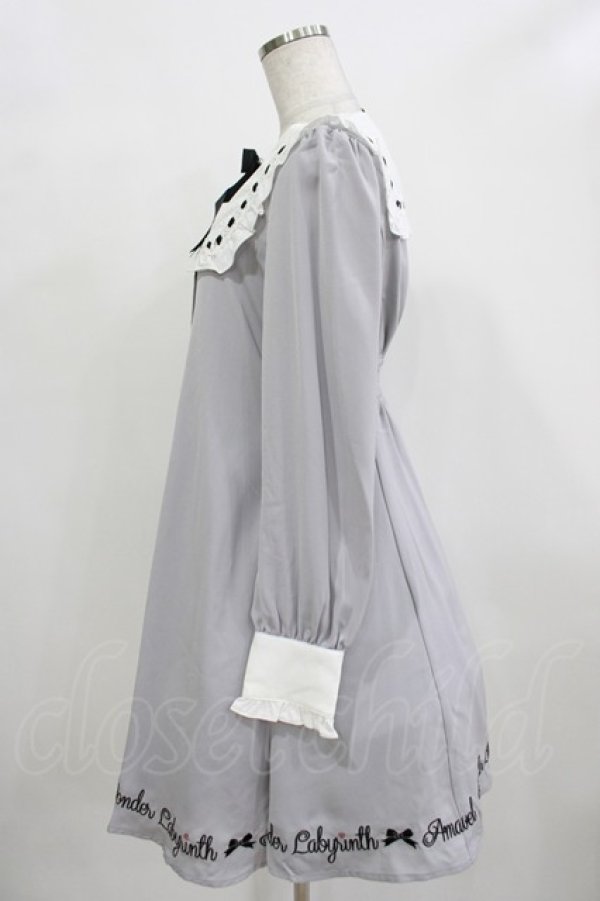 画像2: Amavel / メッセージ刺繍ヨーク切替ワンピース Free グレー H-25-12-12-1032-CA-OP-NS-ZH (2)