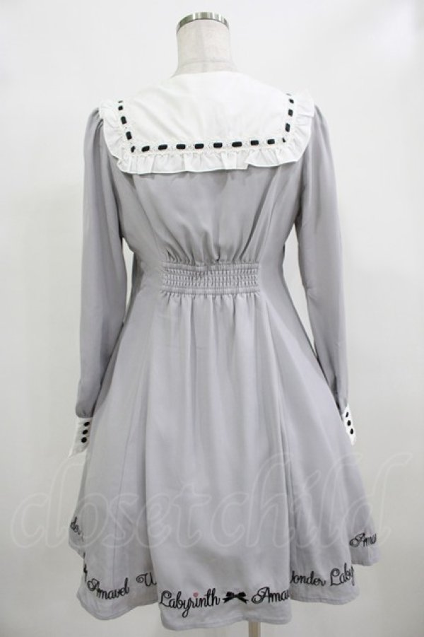 画像3: Amavel / メッセージ刺繍ヨーク切替ワンピース Free グレー H-25-12-12-1032-CA-OP-NS-ZH (3)