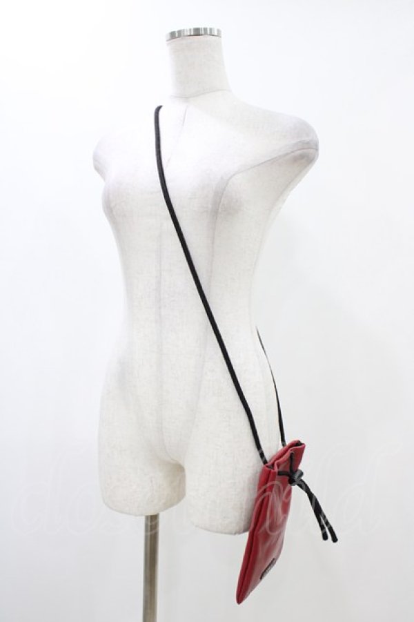 画像2: Moi-meme-Moitie / ロゴプレートミニショルダーバッグ  赤 H-25-12-12-018-MO-BG-KB-ZH (2)