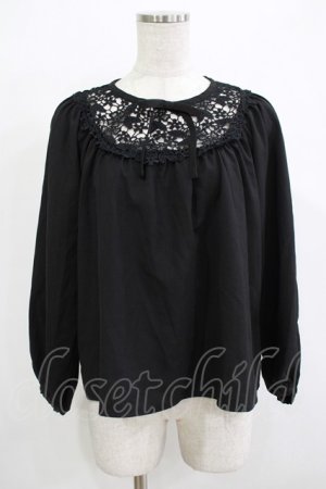 画像: Fi.n.t / フラワーレース切り替えリボンブラウス Free BLACK H-25-12-13-1041-CA-BL-NS-ZH