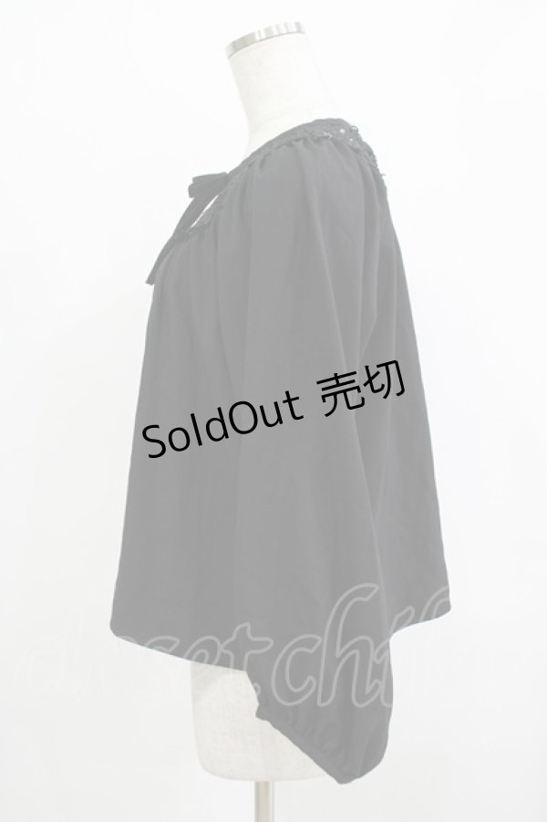 画像2: Fi.n.t / フラワーレース切り替えリボンブラウス Free BLACK H-25-12-13-1041-CA-BL-NS-ZH (2)