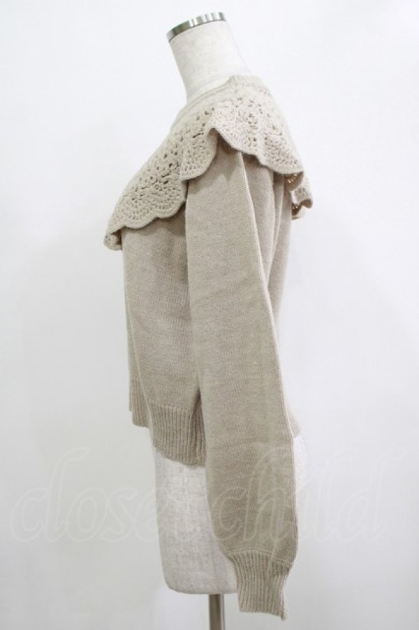 画像2: Fi.n.t / ドイリー風ケープ付きニットプルオーバー Free BEIGE H-25-12-13-1050-CA-TO-NS-ZH (2)