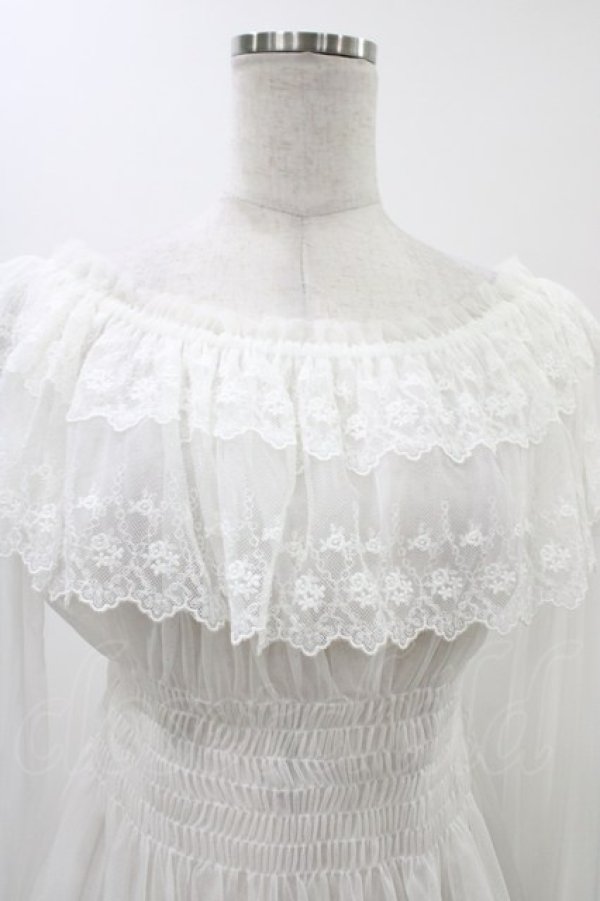 画像4: abilletage / チュールレースオフショルブラウス  ホワイト H-25-12-18-1016-GO-BL-KB-ZH (4)