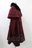 画像3: ATELIER PIERROT / ティペット付きケープコート  ワインレッド H-25-12-18-1018-EL-CO-KB-ZH (3)