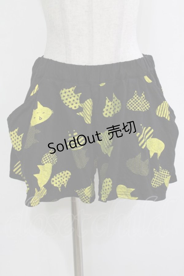 画像1: MINT NeKO / 総柄ショートパンツ  ブラック×イエロー H-25-12-24-1029-HN-PA-KB-ZT1228H (1)