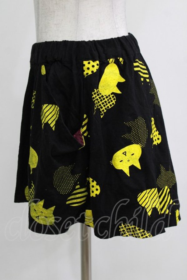 画像2: MINT NeKO / 総柄ショートパンツ  ブラック×イエロー H-25-12-24-1029-HN-PA-KB-ZH (2)