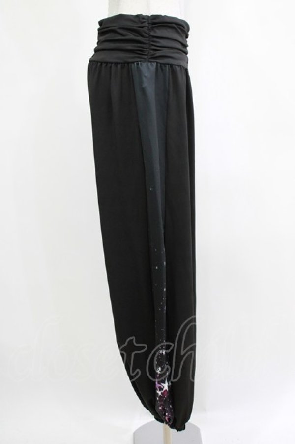 画像4: NieR Clothing / プリント切替ギャザーパンツ  黒 H-25-12-24-1034-PU-PA-KB-ZH (4)