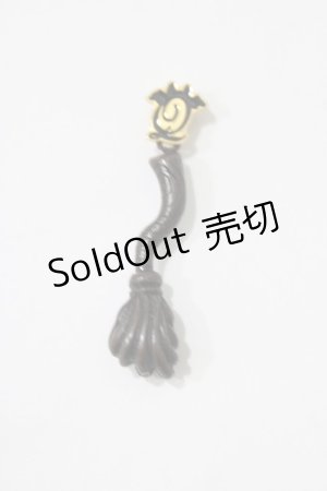 画像: Q-pot. / 魔女の箒チャーム   H-25-12-25-1070-QP-AC-KB-ZH