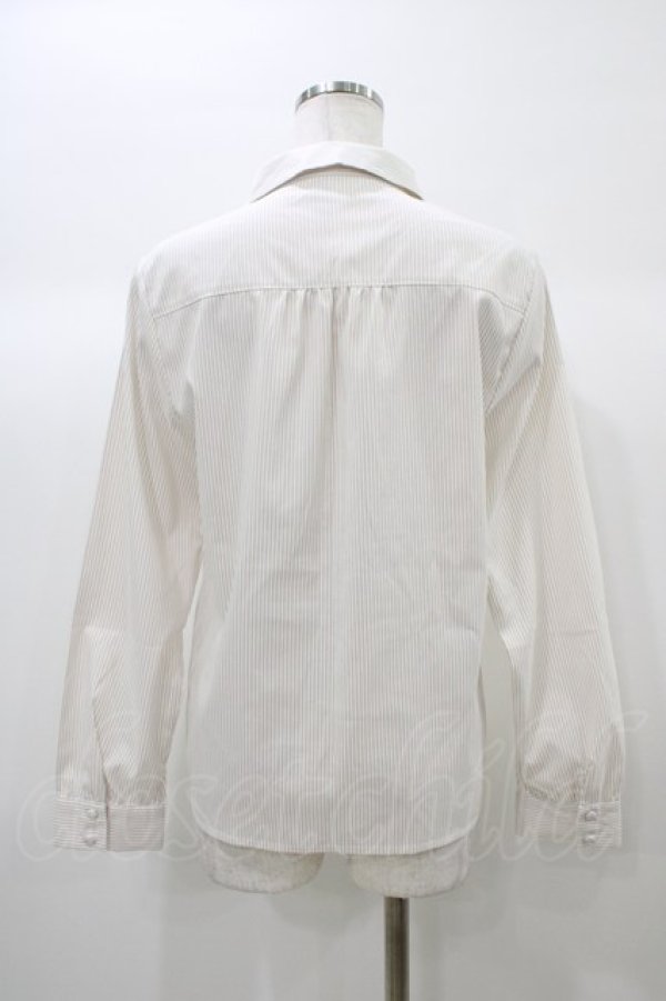 画像2: Fi.n.t / ロゴタイ付きビッグカラーブラウス Free BEIGE H-25-12-28-057-CA-BL-NS-ZH (2)