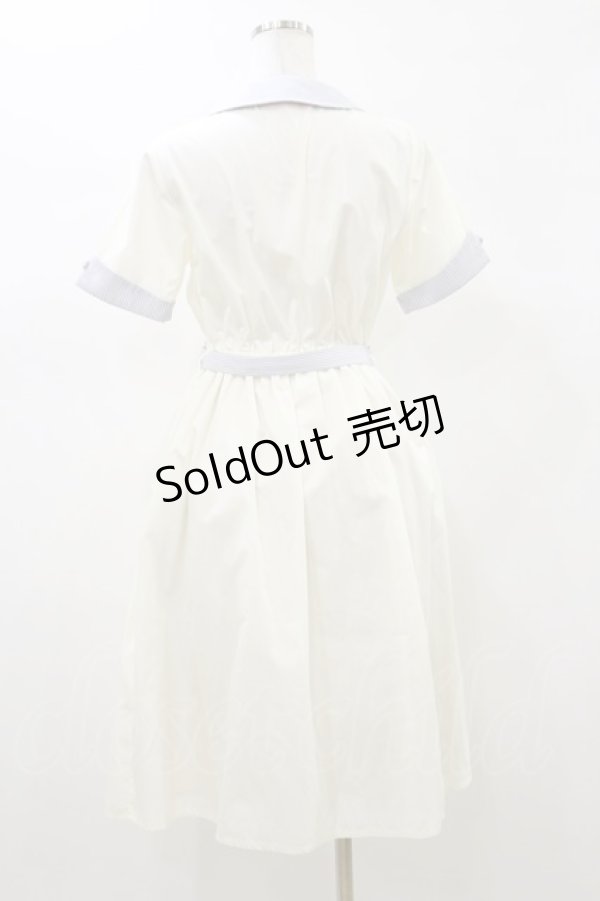 画像2: Fi.n.t / クレリック開衿ワンピース/シナモロール Free OFF×BL H-26-01-03-076-CA-OP-NS-ZH (2)